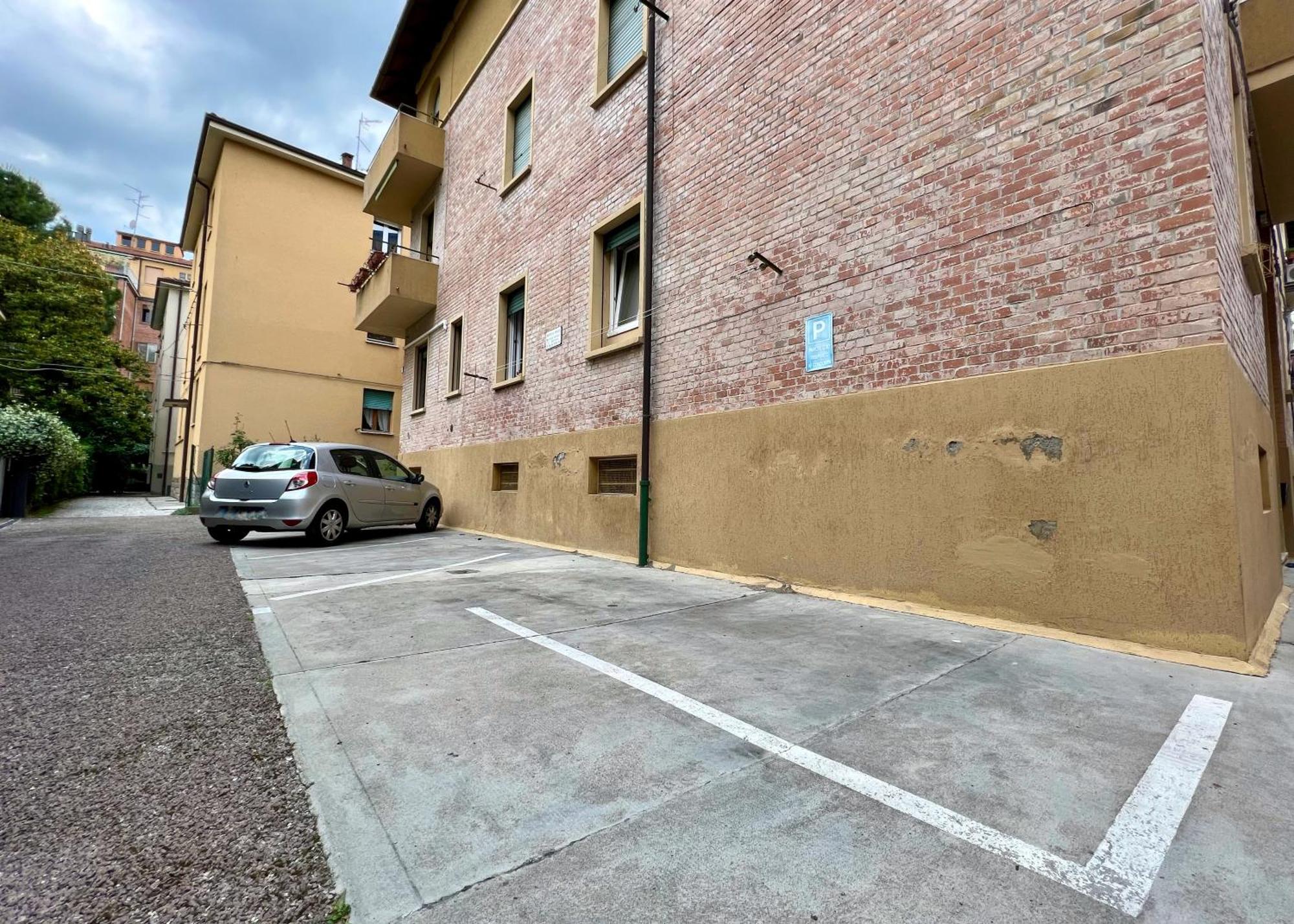 Charming Apartment Near Saragozza Bologna Exterior photo